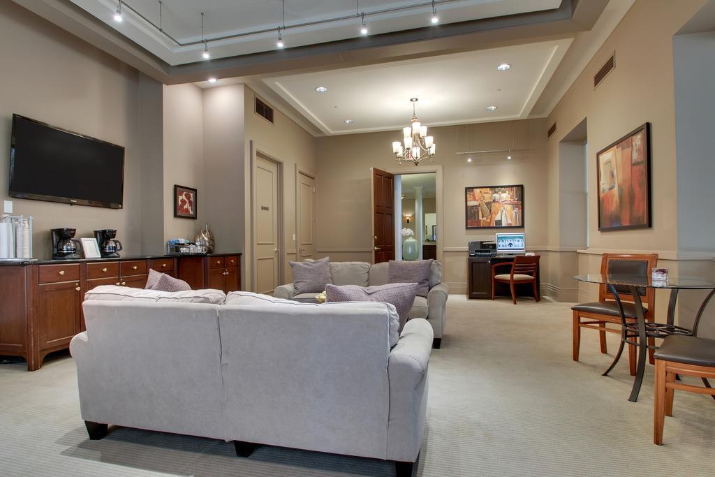 Dewitt Hotel And Suites 시카고 외부 사진
